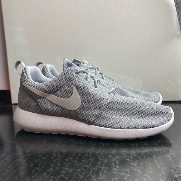 mens roshe one